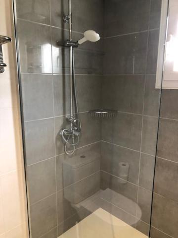 Appartement Allexia- Sol - *